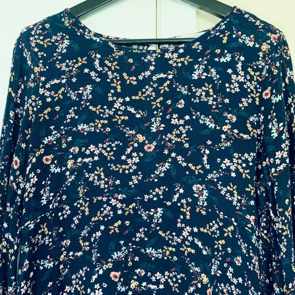 AE Long-Sleeve with Open Arm Slit Flowy Summertime Floral Mini Dress | Size: L - Picture 2 of 10